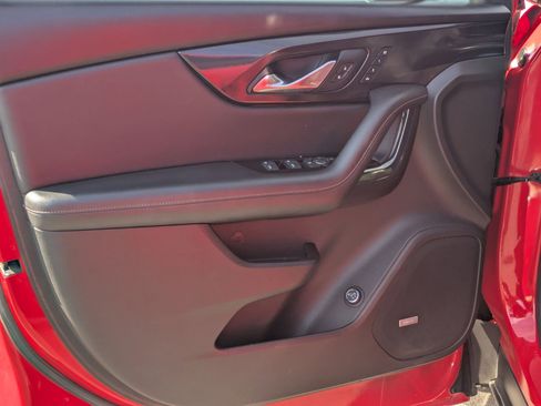 Used 2021 Chevrolet Blazer RS w/ Enhanced Convenience Package image 11