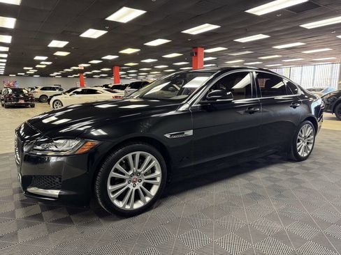 Used 2020 Jaguar XF Premium image 7
