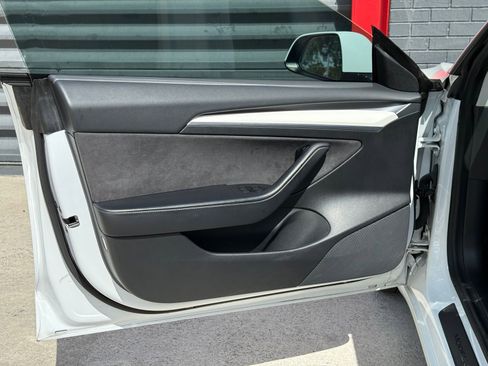 Used 2021 Tesla Model 3 Performance image 14