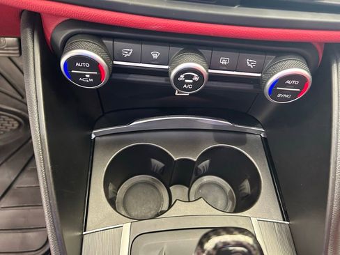 Used 2018 Alfa Romeo Giulia RWD image 45