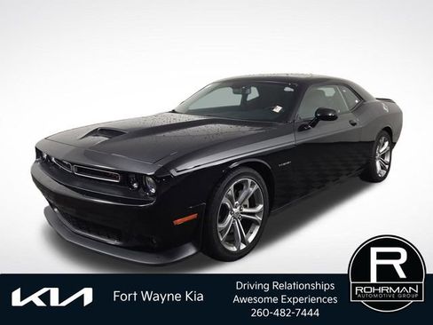 Used 2022 Dodge Challenger R/T RWD image 1