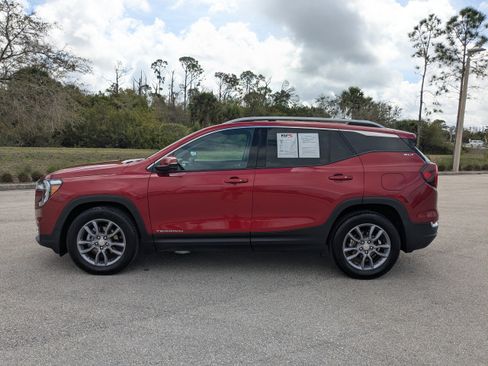 Used 2023 GMC Terrain SLT image 7