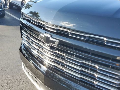 Used 2025 Chevrolet Tahoe High Country image 9