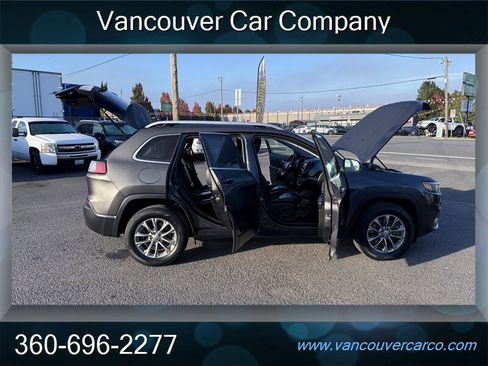 Used 2019 Jeep Cherokee Latitude Plus w/ Cold Weather Group image 12