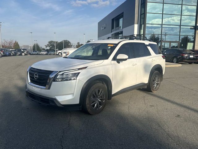 Used 2025 Nissan Pathfinder SV FWD image 1