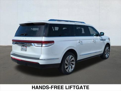 Certified 2022 Lincoln Navigator L Reserve image 5