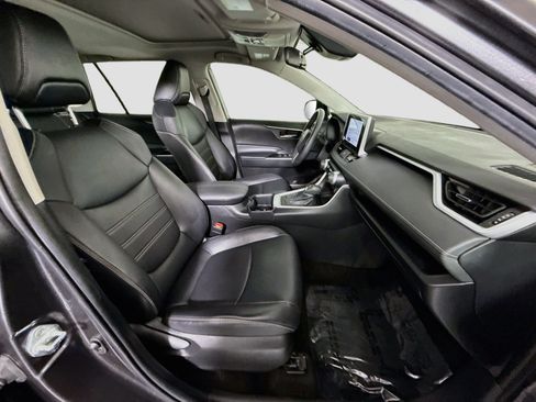 Used 2023 Toyota RAV4 XLE Premium FWD image 29