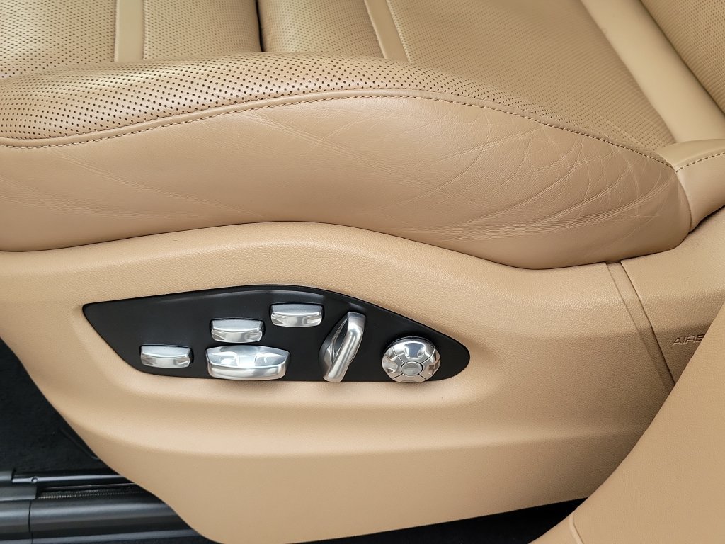 Used 2019 Porsche Cayenne Turbo AWD/4WD image 28