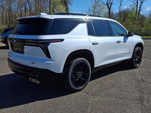 New 2026 Chevrolet Traverse RS w/ LPO, Floor Liner Package AWD/4WD image 4