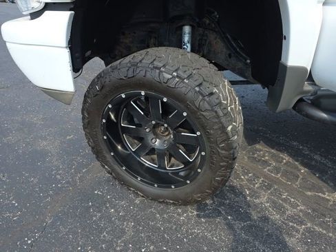 Used 2004 Chevrolet Tahoe Z71 w/ Z71 Preferred Equipment Group AWD/4WD image 42