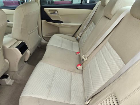 Used 2016 Toyota Camry LE image 9