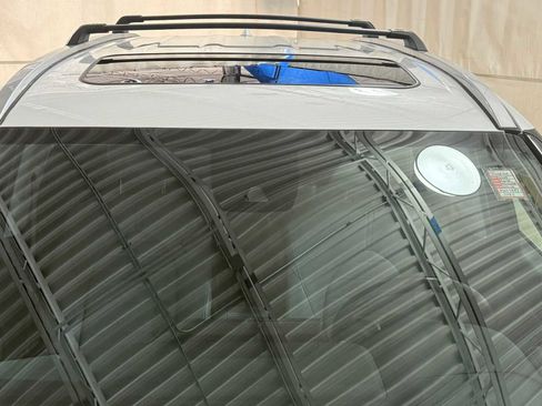 Used 2023 Toyota Highlander XLE image 15