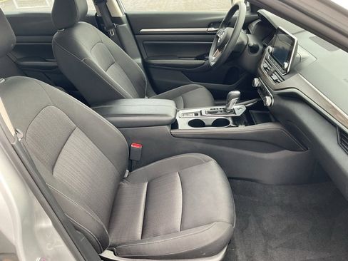 Used 2023 Nissan Altima 2.5 SV image 18