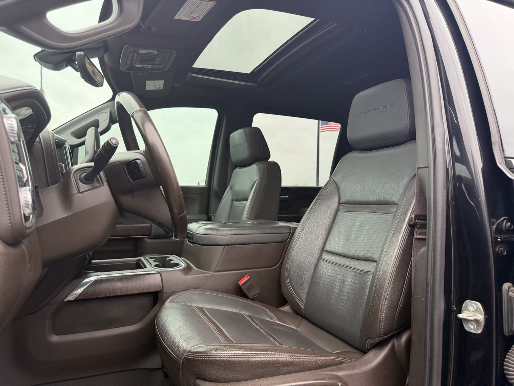 Used 2022 GMC Sierra 2500 Denali w/ Denali Black Diamond Edition AWD/4WD image 23