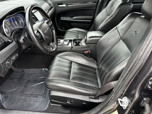 Used 2021 Chrysler 300 S image 9