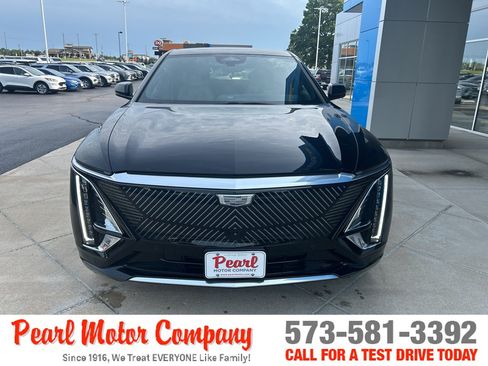 Used 2024 Cadillac Lyriq Luxury w/ Nappa Leather Package AWD/4WD image 2