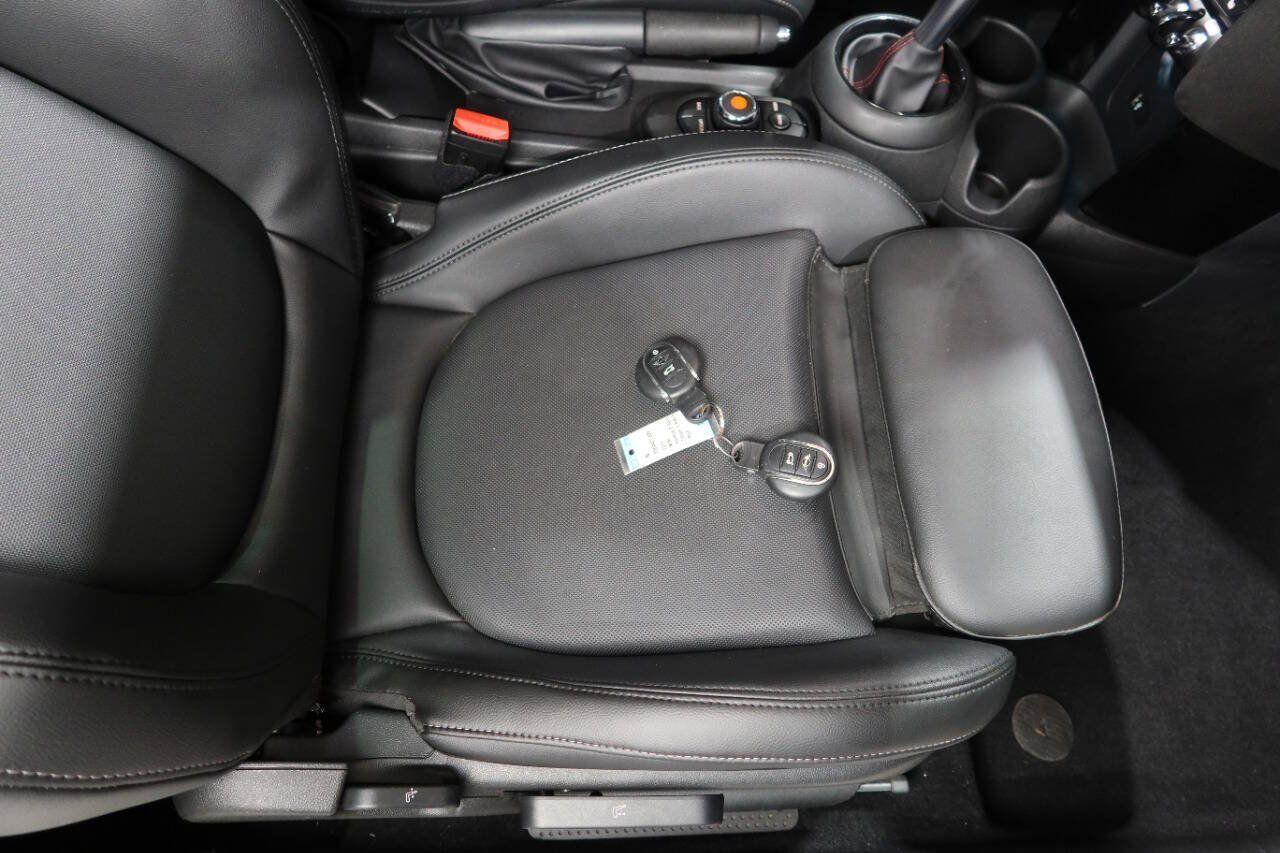 Used 2019 MINI Cooper S w/ Signature Upholstery Package FWD image 25