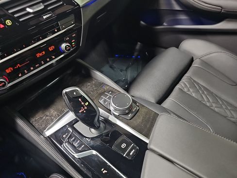 Used 2023 BMW 540i w/ M Sport Package RWD image 25