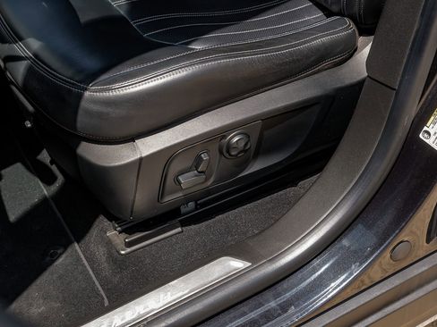 Used 2019 Maserati Levante S GranLusso image 31