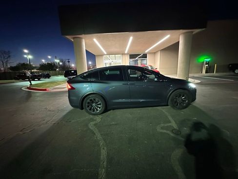 Used 2019 Tesla Model X Long Range image 9