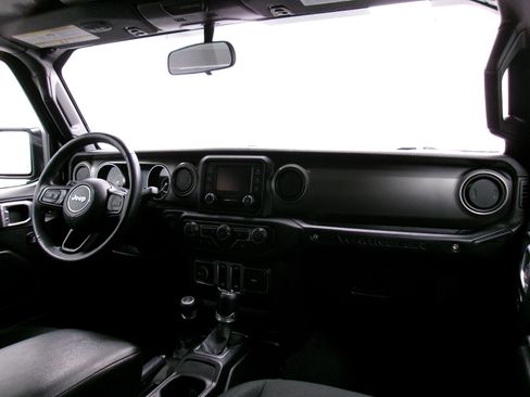 Used 2019 Jeep Wrangler Sport image 3