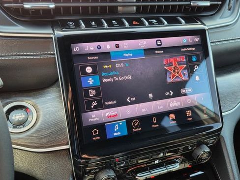 Certified 2025 Jeep Grand Cherokee L Limited w/ Black Appearance Package image 28