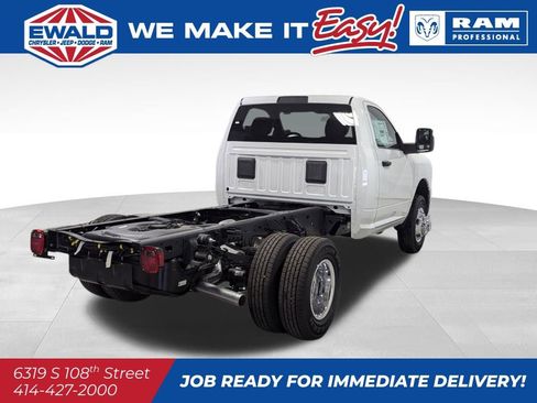 New 2024 RAM 3500 Tradesman image 18