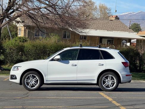 Used 2017 Audi Q5 2.0T Premium Plus w/ Technology Package image 8