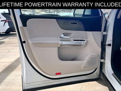 Used 2022 Mercedes-Benz GLB 250 image 17