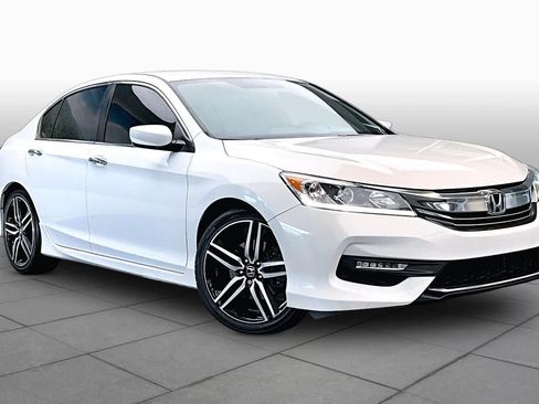 Used 2016 Honda Accord Sport image 2