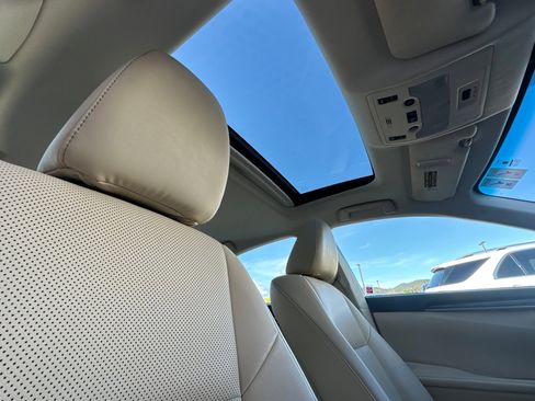 Used 2014 Lexus ES 350 w/ Premium Package image 14