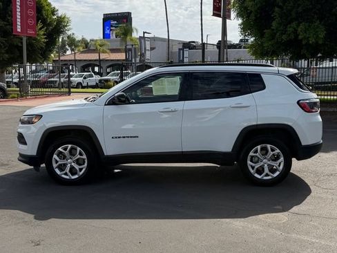 Used 2024 Jeep Compass Latitude AWD/4WD image 4