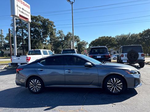 Used 2023 Nissan Altima 2.5 SV image 25