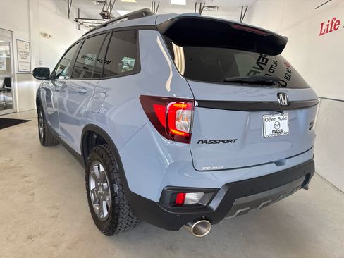 Used 2024 Honda Passport TrailSport image 4