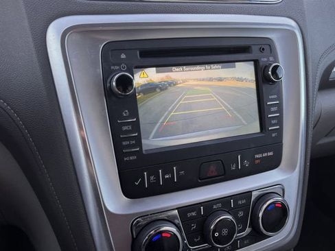 Used 2016 GMC Acadia SLT image 16