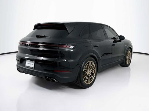 Certified 2026 Porsche Cayenne S AWD/4WD image 9