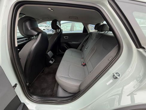 Used 2025 Kia K4 LXS image 24