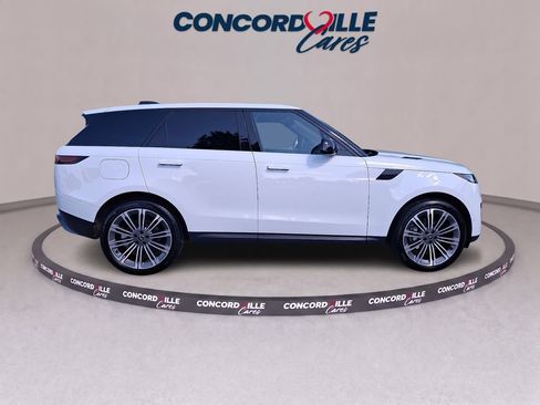 Used 2025 Land Rover Range Rover Sport SE AWD/4WD image 7