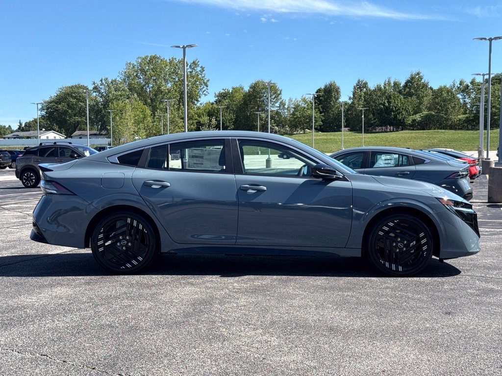 New 2027 Nissan Sentra SR FWD image 29