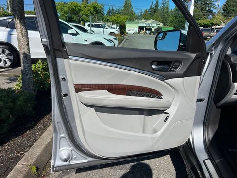 Used 2020 Acura MDX SH-AWD image 12