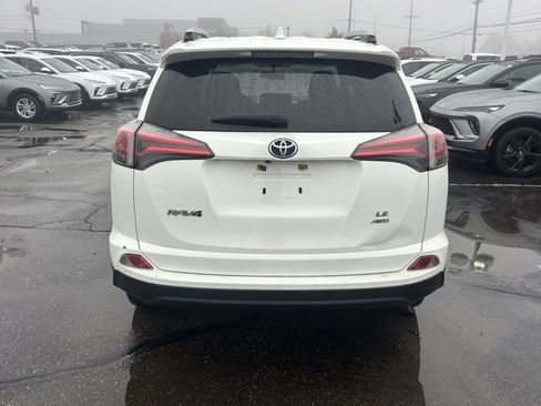 Used 2016 Toyota RAV4 LE image 6