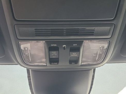 Used 2024 Honda Odyssey Sport image 25