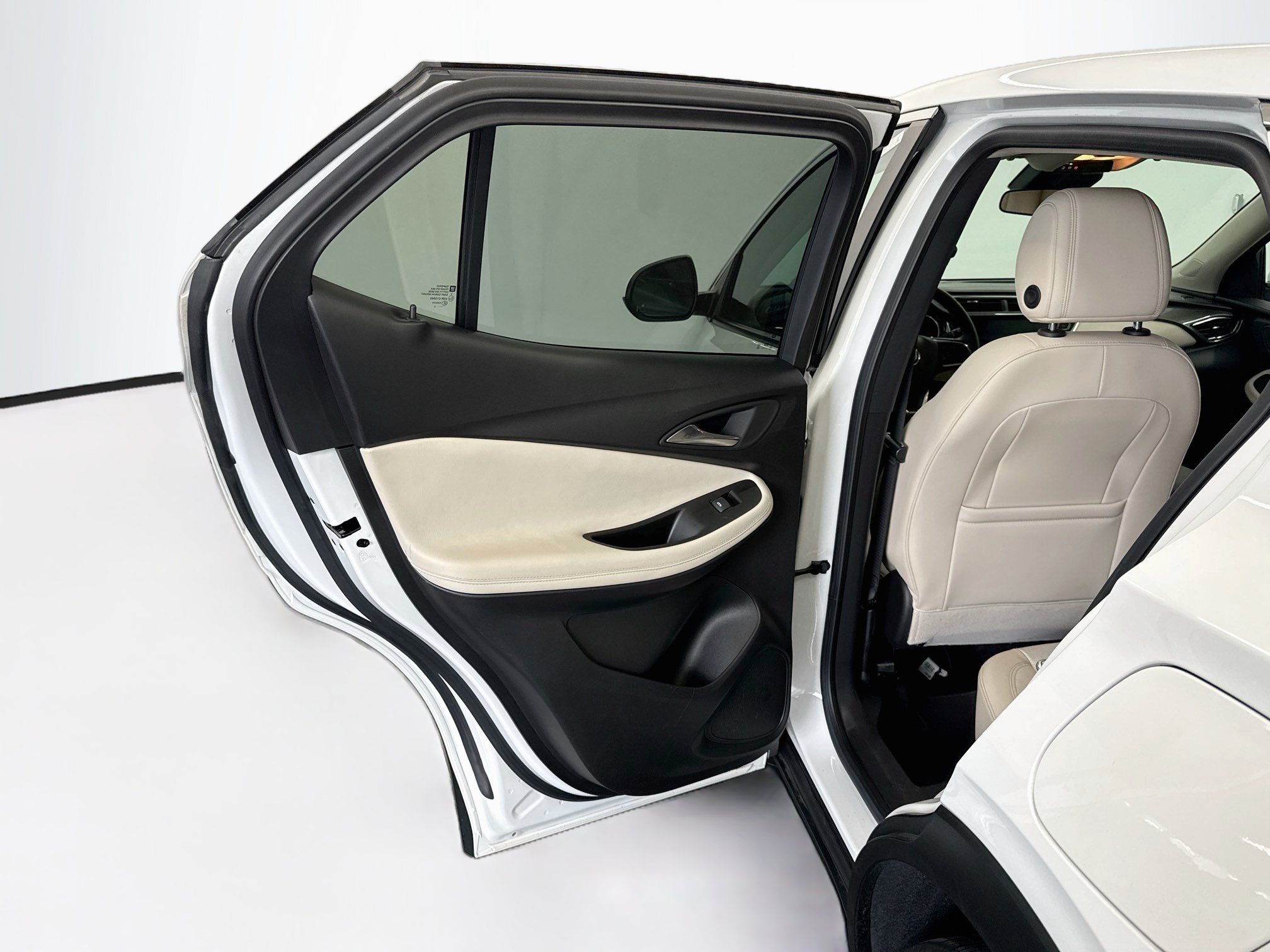 Used 2023 Buick Encore GX Preferred w/ Cold Weather Comfort Package FWD image 24