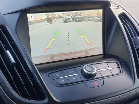 Used 2019 Ford Escape SE image 17