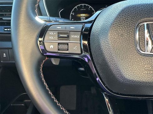 Certified 2025 Honda Pilot Sport image 12