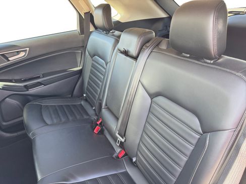 Used 2019 Ford Edge SEL w/ Equipment Group 201A FWD image 16