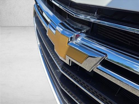 Used 2021 Chevrolet Traverse LT FWD image 11