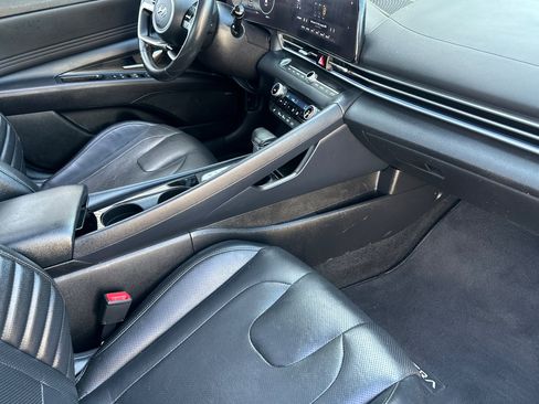 Used 2022 Hyundai Elantra Limited w/ Cargo Package FWD image 15