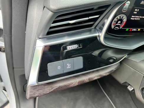Used 2022 Audi Q8 Premium AWD/4WD image 29