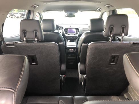 Used 2018 GMC Acadia SLT FWD image 6